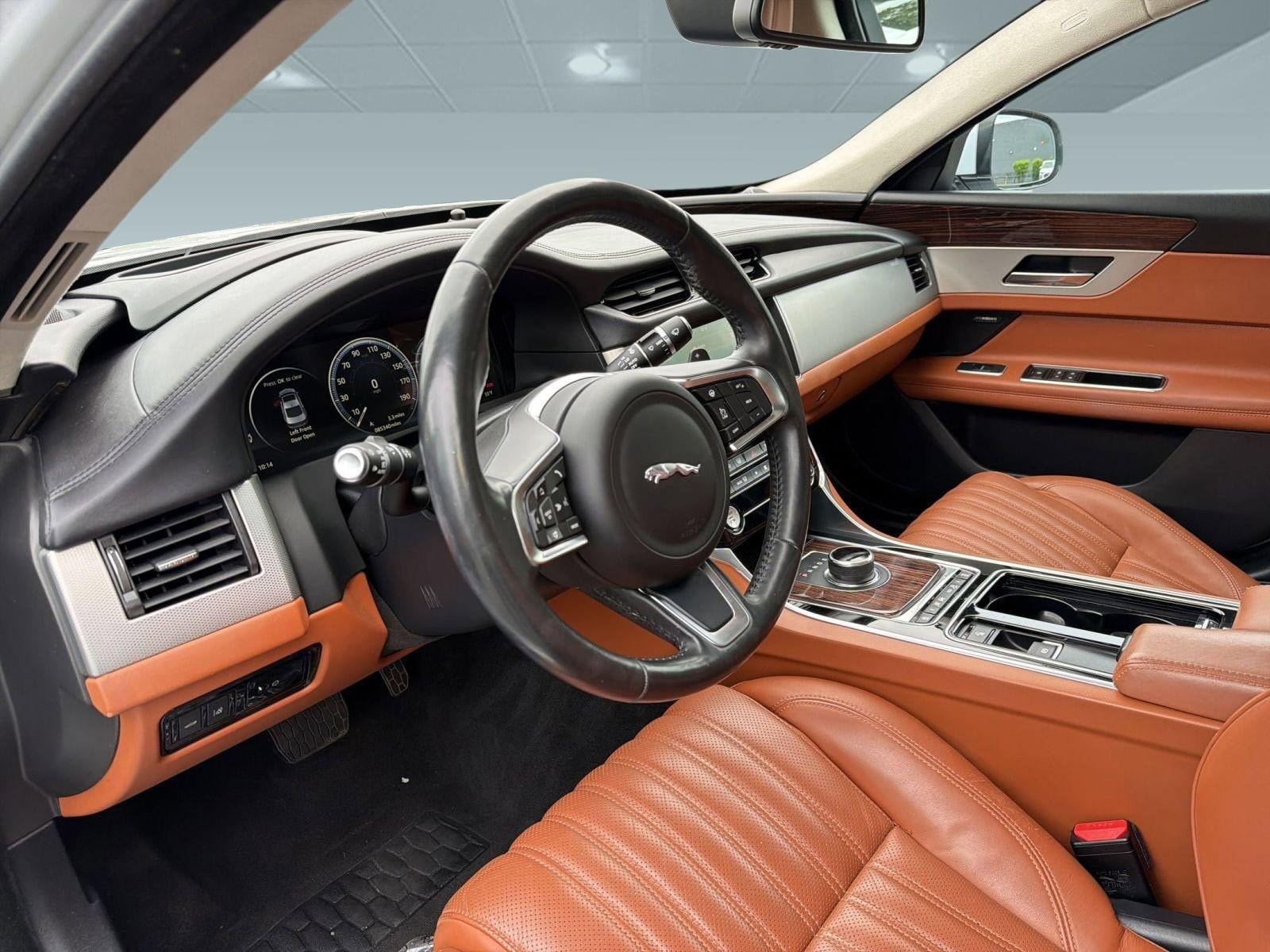 XF 35t Portfolio Limited Edition Sedan