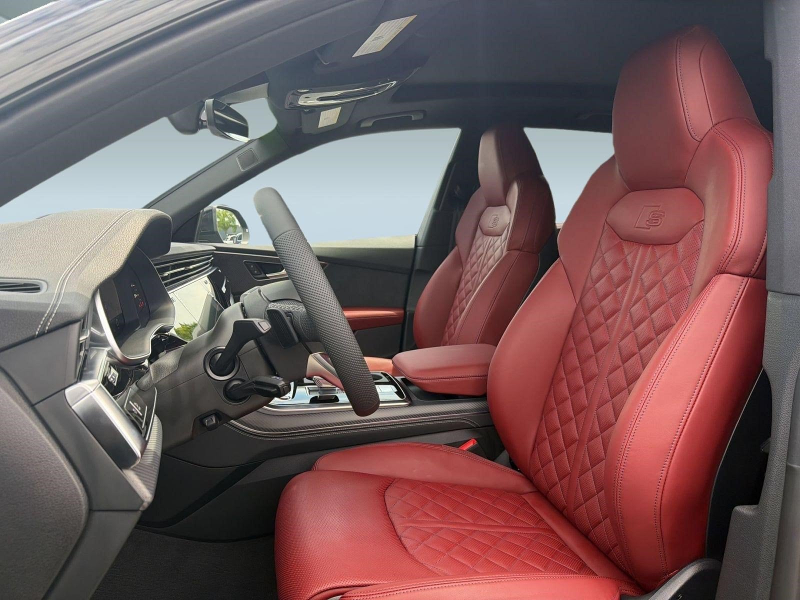 SQ8 Premium Plus SUV
