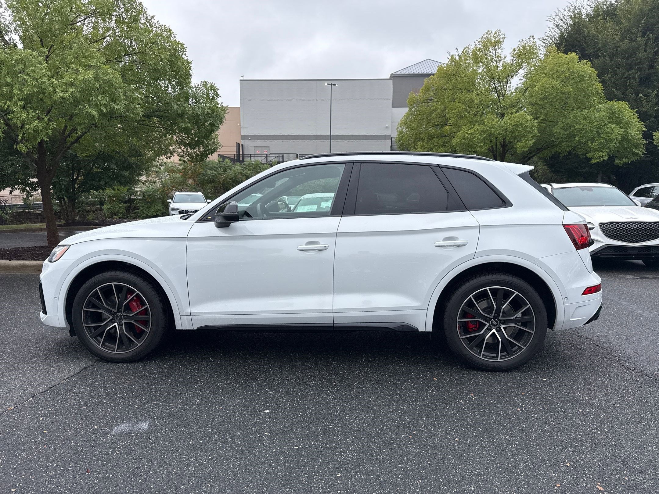 2021 Audi SQ5 Premium photo 2