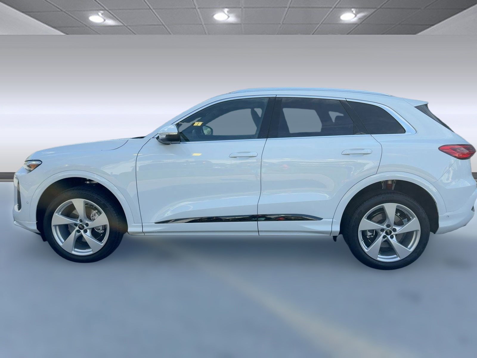2025 Audi Q5 2.0T Premium Plus photo 2