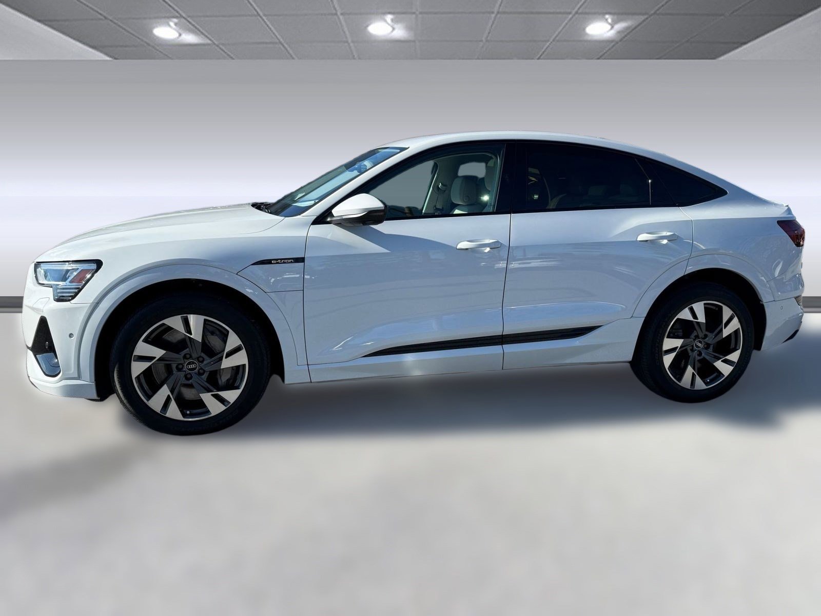 2022 Audi e-tron Sportback S line Premium photo 2