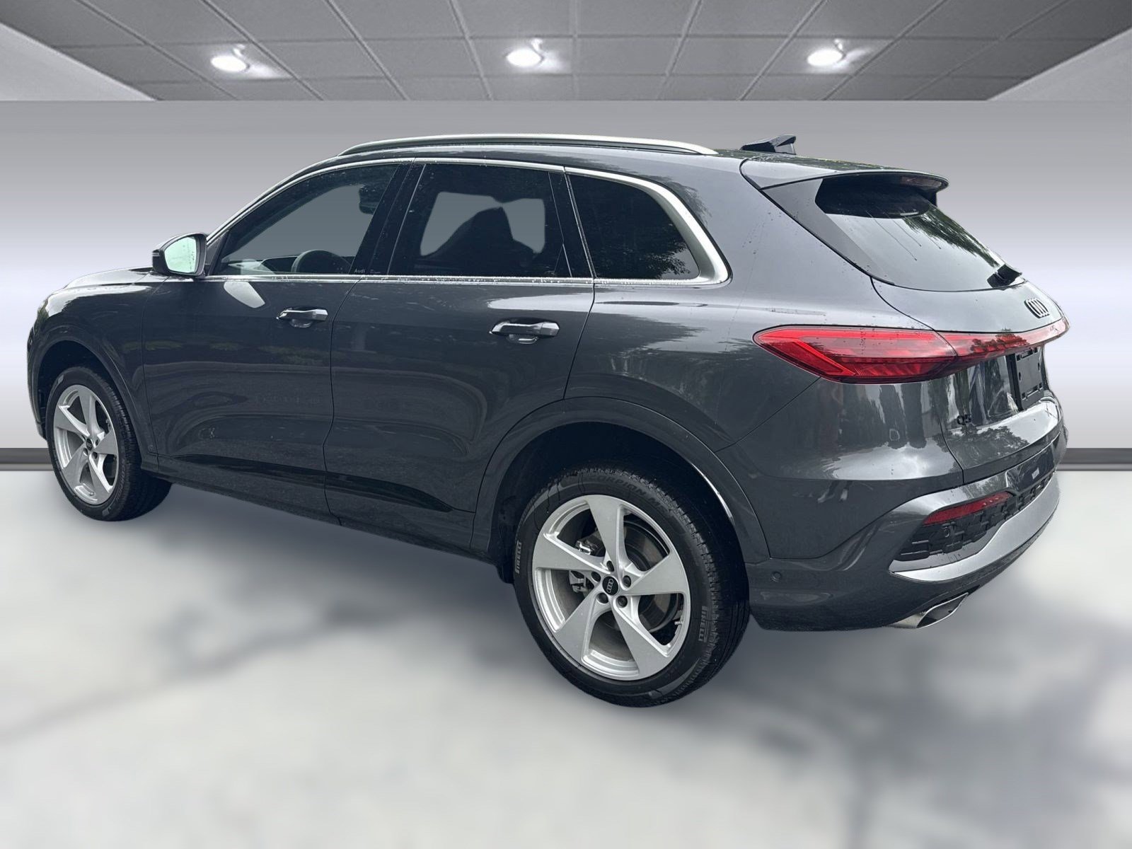 2025 Audi Q5 2.0T Premium Plus photo 2