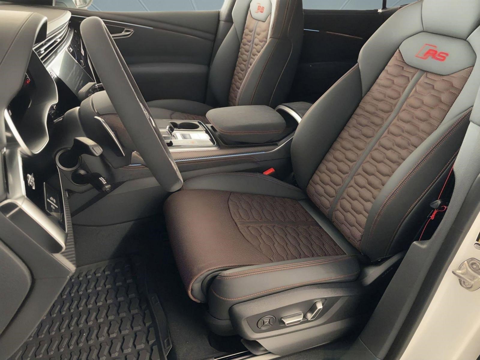 RS Q8 Performance SUV