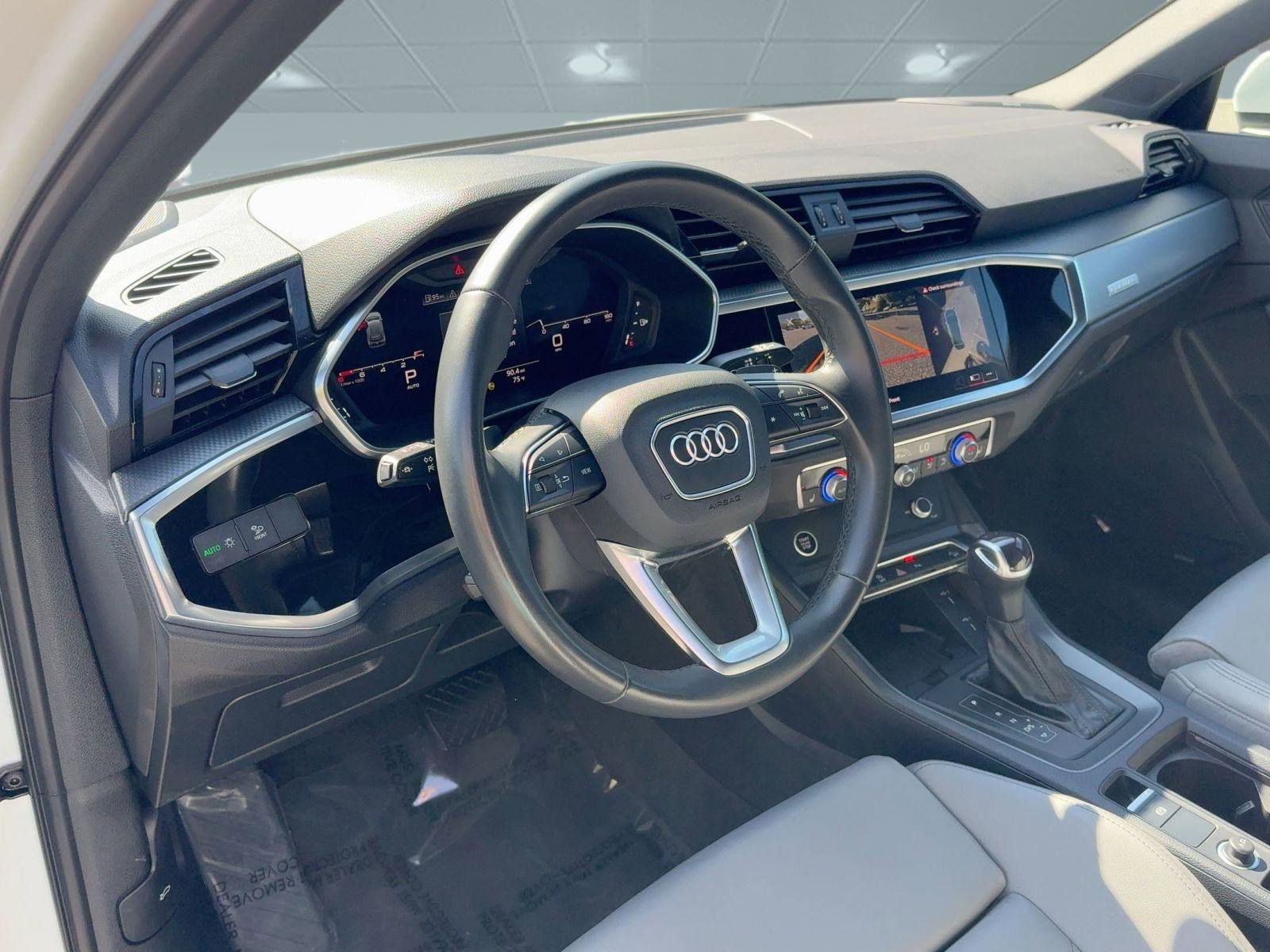 2024 Audi Q3 45 TFSI S line Premium Plus photo 4