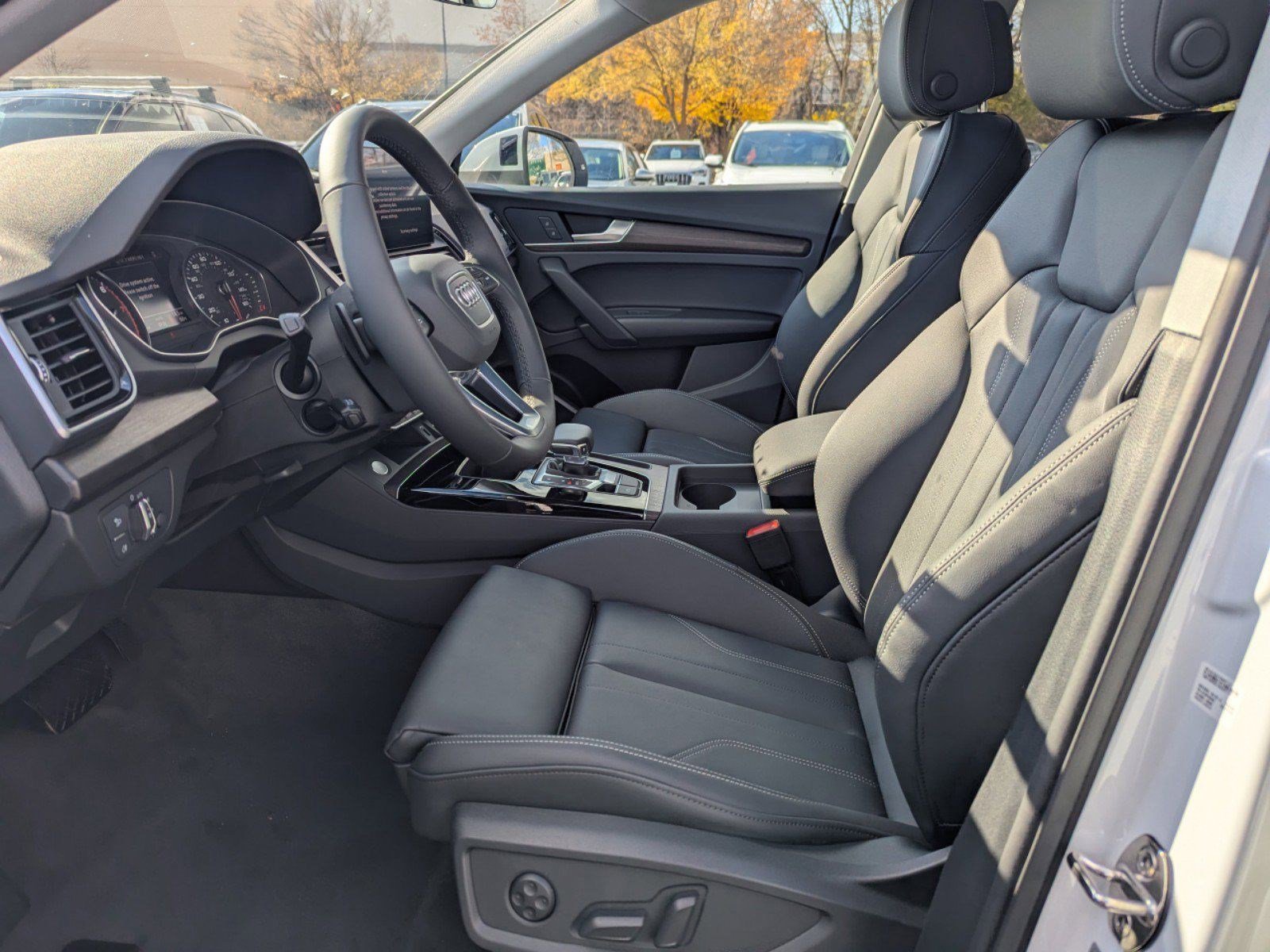 2025 Audi Q5 45 S line Premium photo 4
