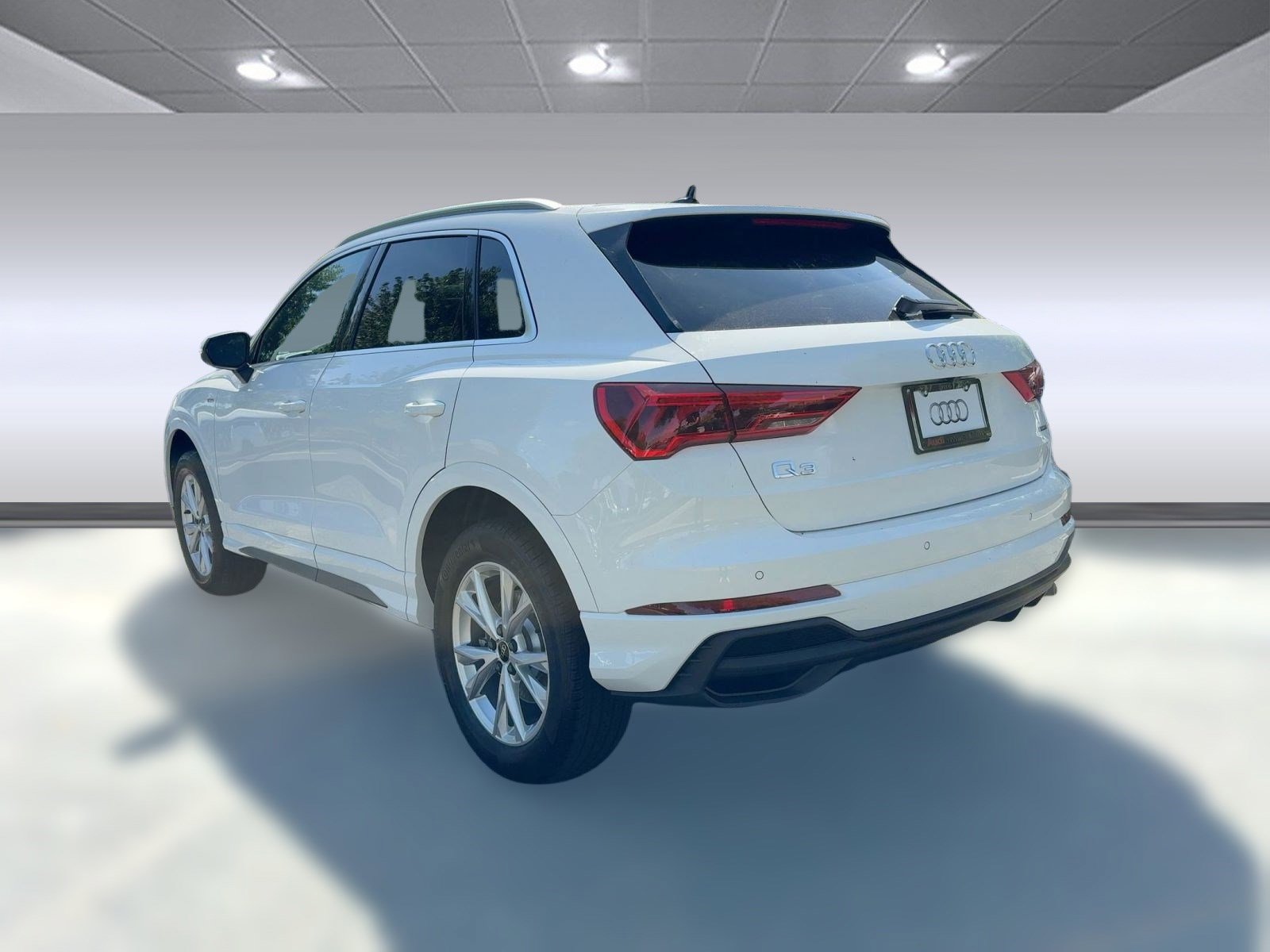 2025 Audi Q3 45 TFSI S line Premium photo 2