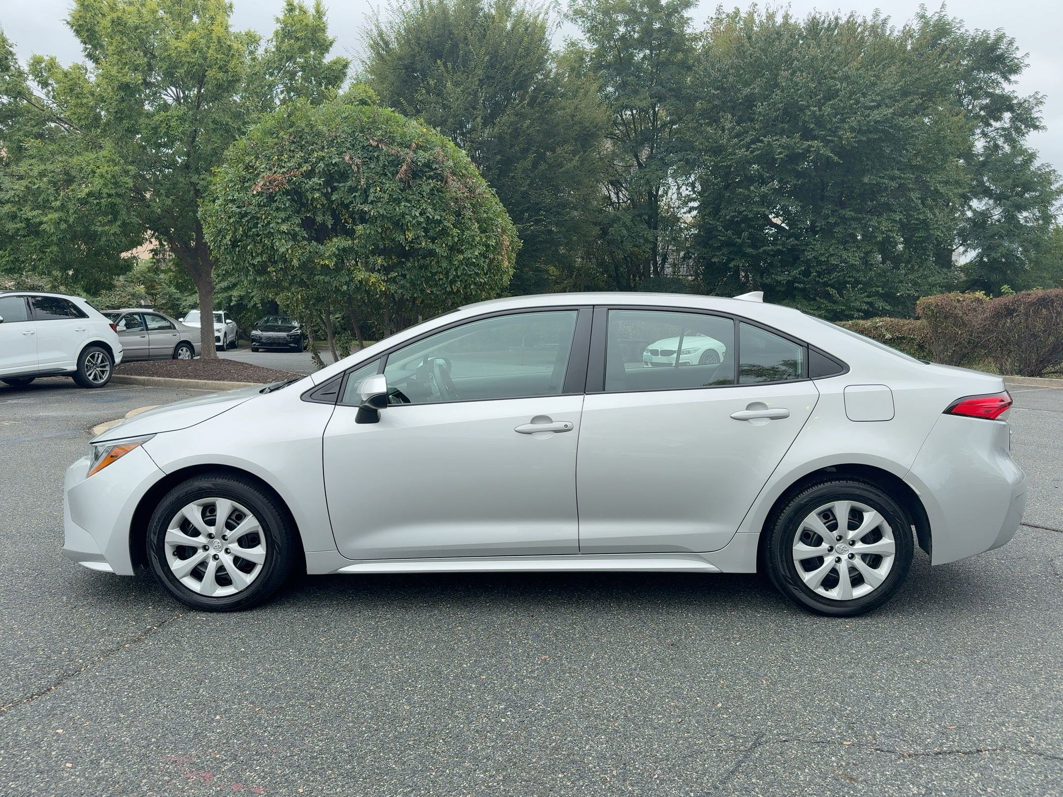 2024 Toyota Corolla LE photo 2