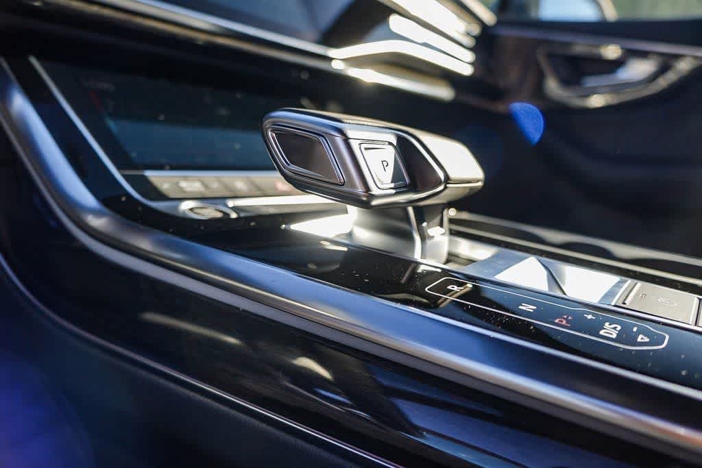 Thumbnail: 2026 Audi Q7 - 25