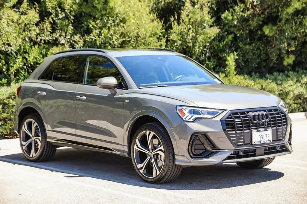 2024 Audi Q3 S line Premium Plus photo 3