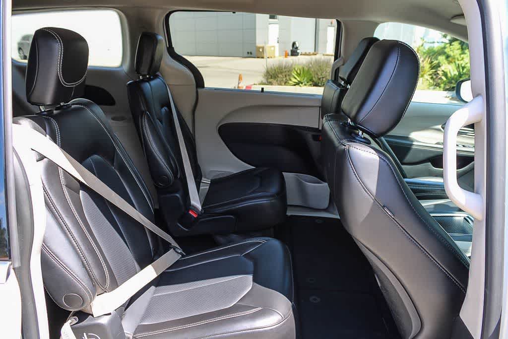 Thumbnail: 2023 Chrysler Pacifica - 14