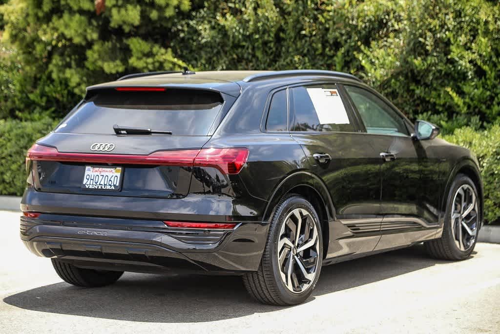 Thumbnail: 2024 Audi Q8 e-tron - 4