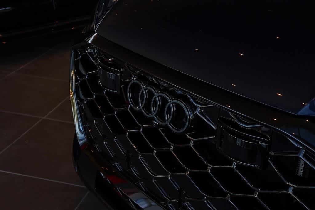 Thumbnail: 2026 Audi RS Q8 - 9