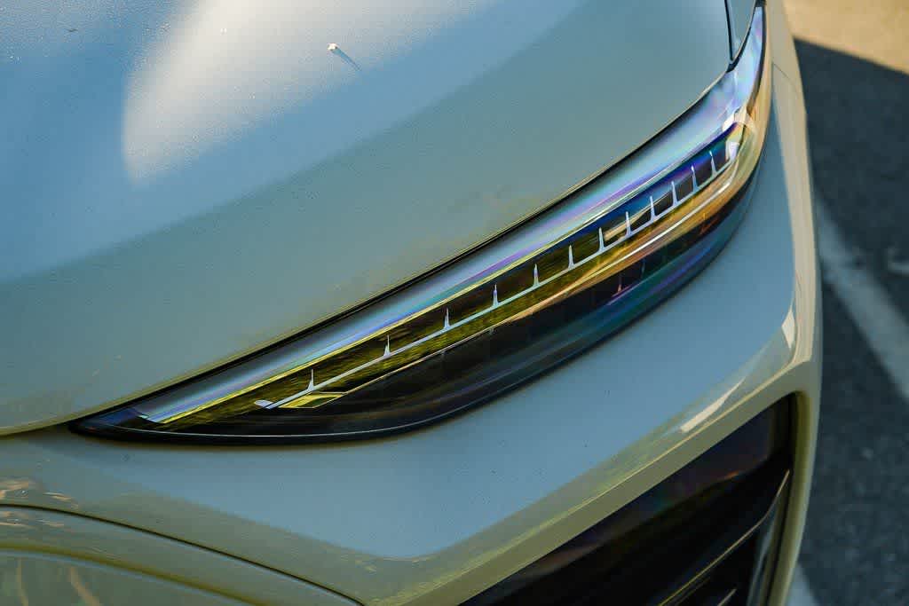 Thumbnail: 2025 Audi Q6 e-tron - 8