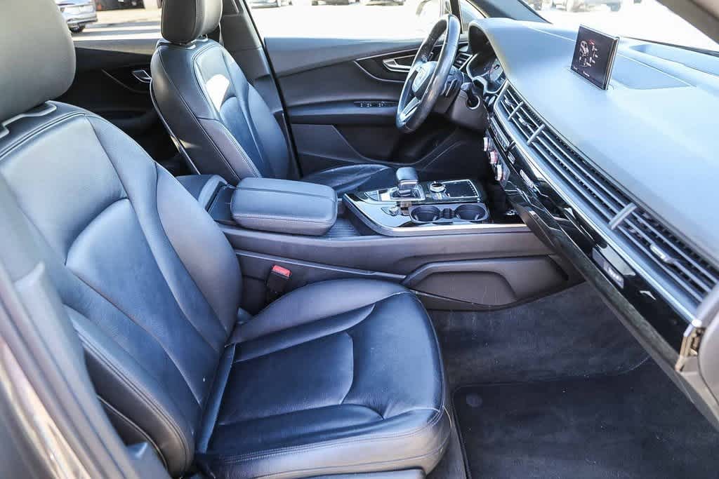 Thumbnail: 2019 Audi Q7 - 15