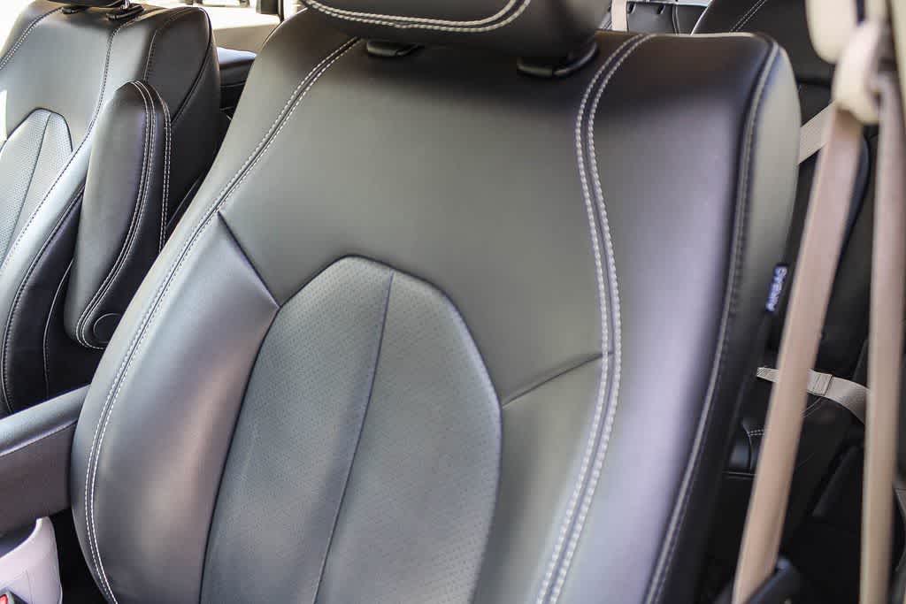 Thumbnail: 2023 Chrysler Pacifica - 21