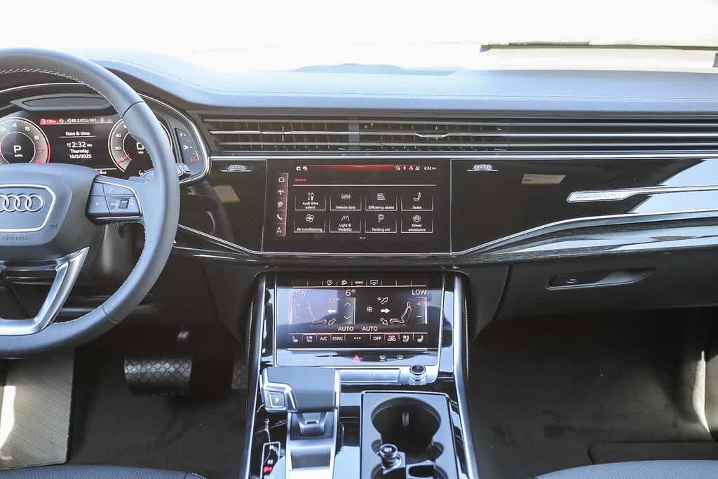 Thumbnail: 2025 Audi Q7 - 12