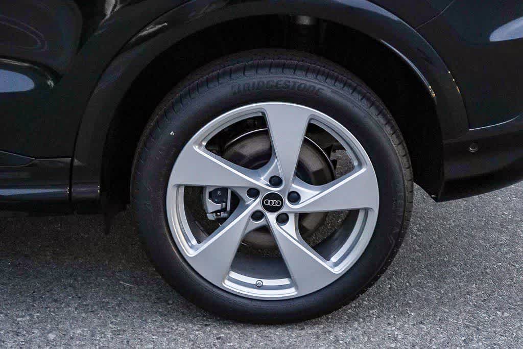 Thumbnail: 2025 Audi Q5 - 11