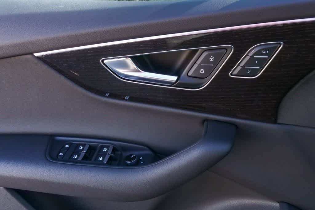 Thumbnail: 2026 Audi Q7 - 19