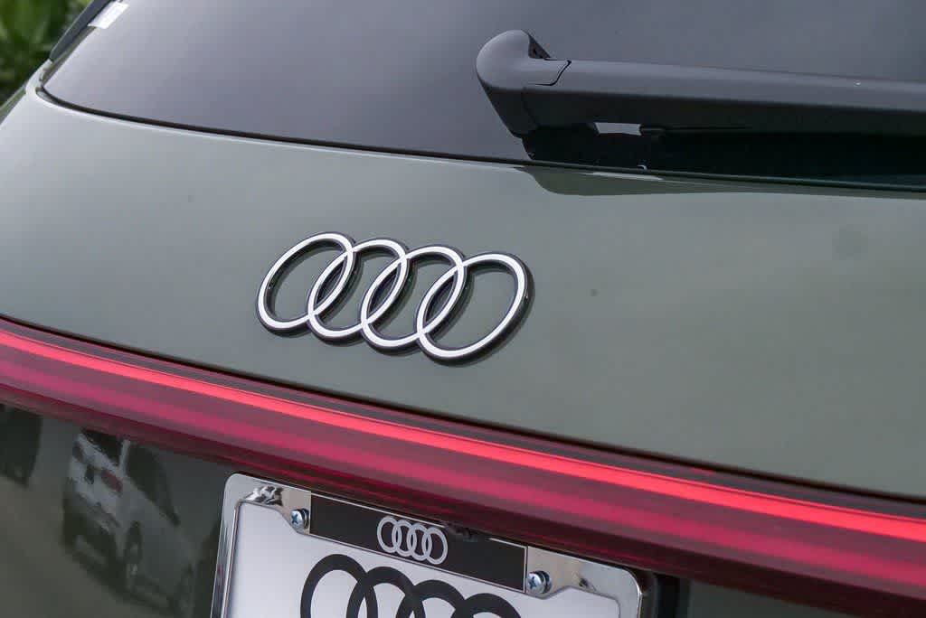 Thumbnail: 2025 Audi Q5 - 10