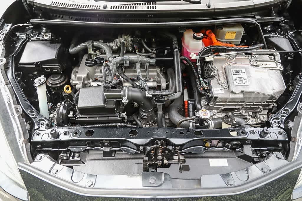 Thumbnail: 2018 Toyota Prius c - 25