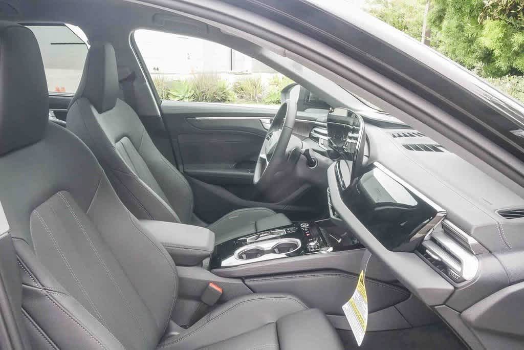 Thumbnail: 2026 Audi A6 - 17