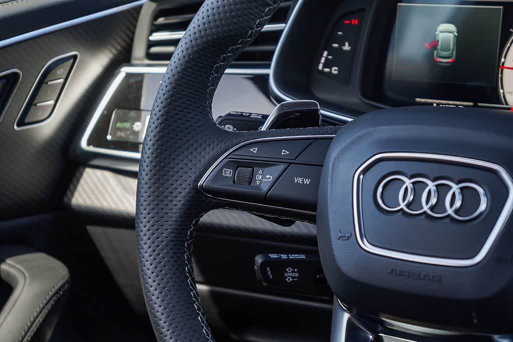 Thumbnail: 2026 Audi RS Q8 - 16