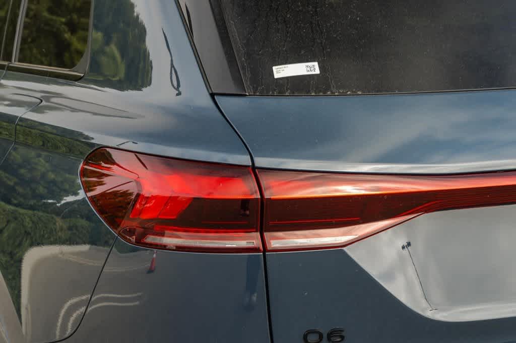 Thumbnail: 2025 Audi Q6 e-tron - 7