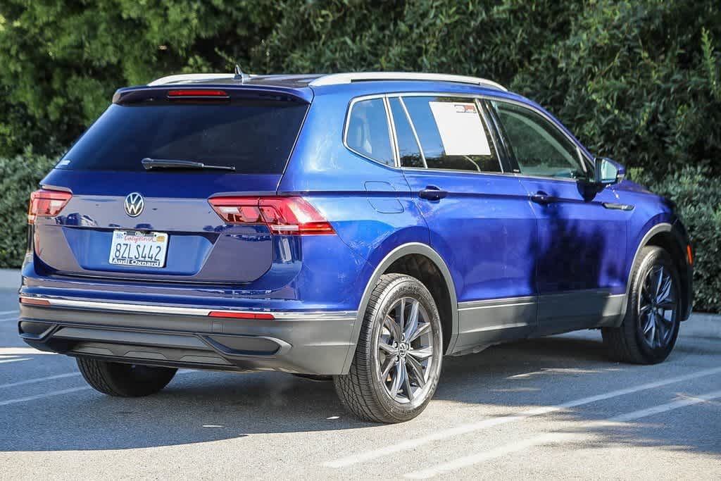 Thumbnail: 2022 Volkswagen Tiguan - 4