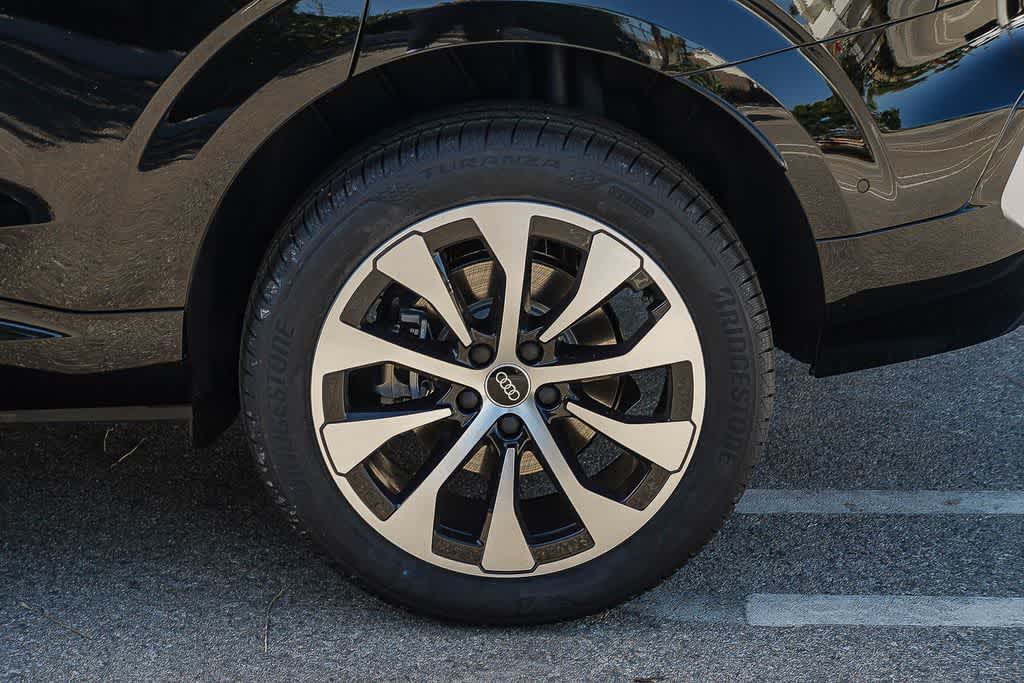 Thumbnail: 2026 Audi Q3 - 11