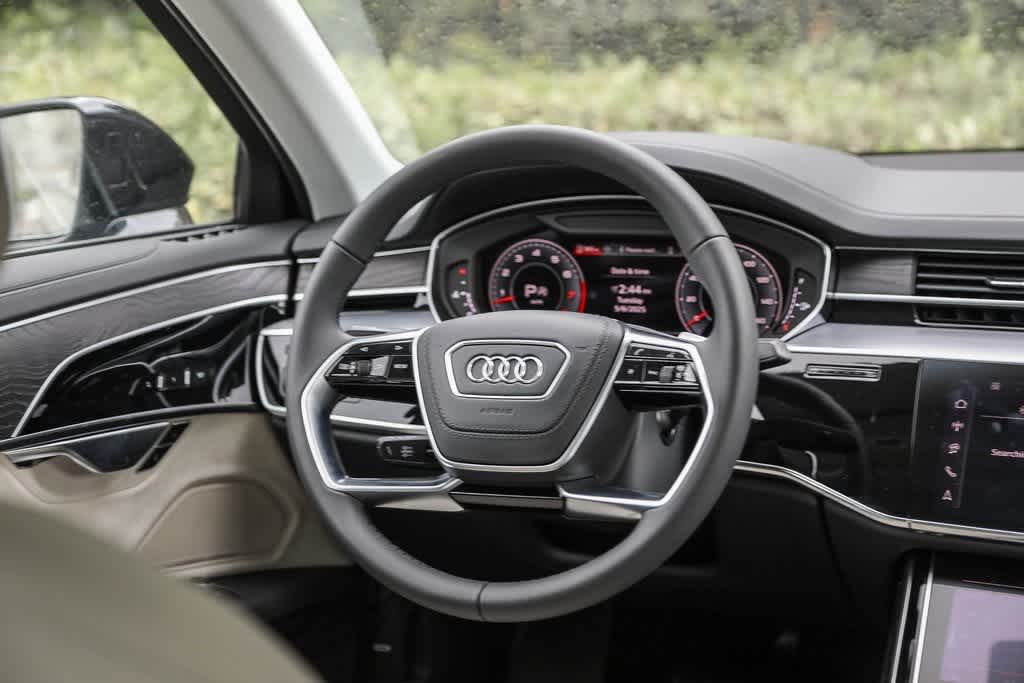 Thumbnail: 2025 Audi A8 - 12