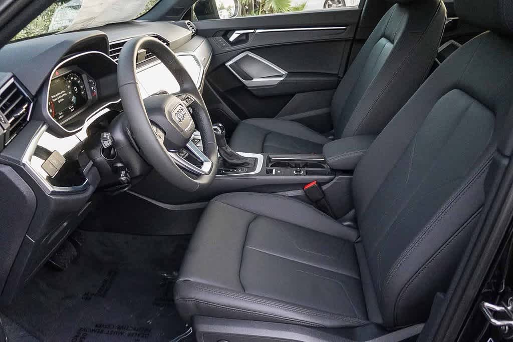 Thumbnail: 2025 Audi Q3 - 20