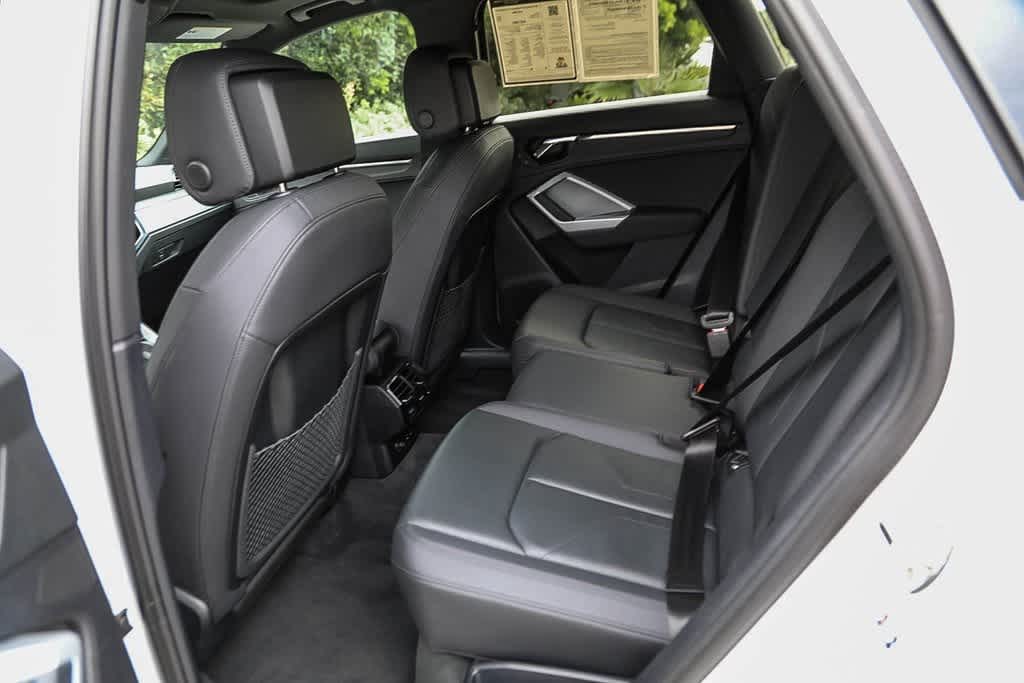 Thumbnail: 2022 Audi Q3 - 16