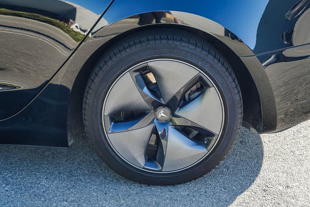 Thumbnail: 2019 Tesla Model 3 - 11