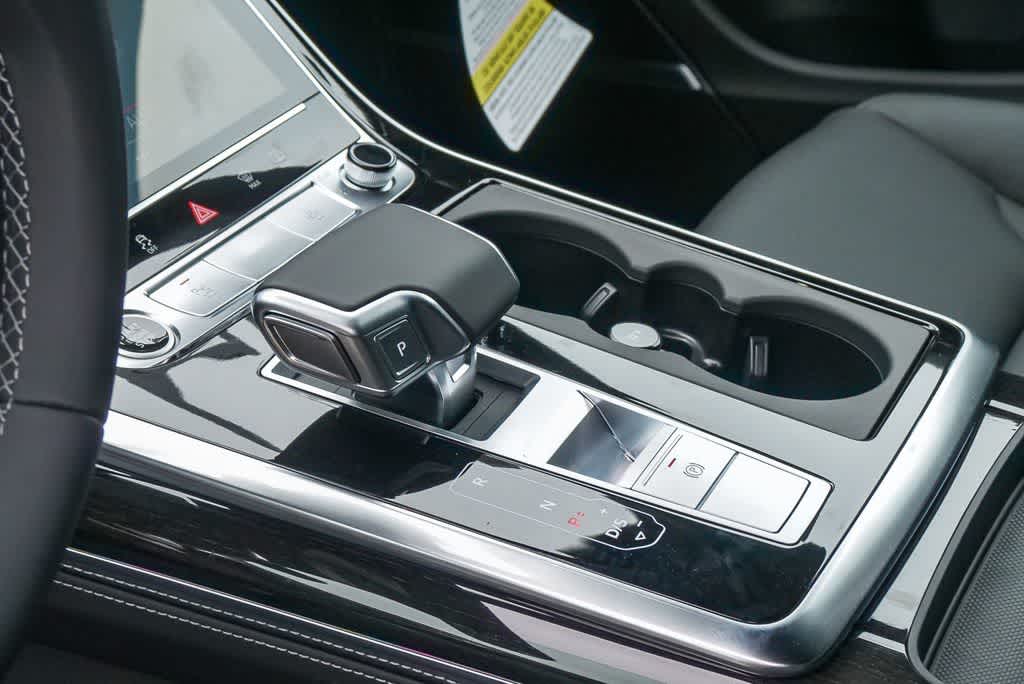 Thumbnail: 2026 Audi Q8 - 18