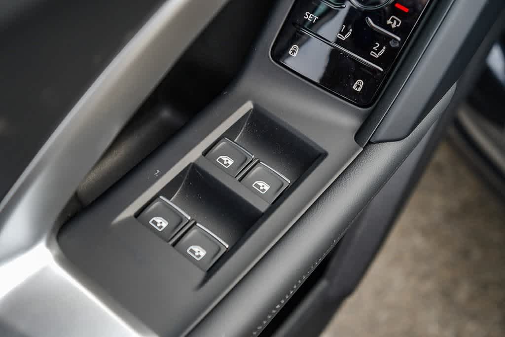 Thumbnail: 2025 Audi Q5 - 23