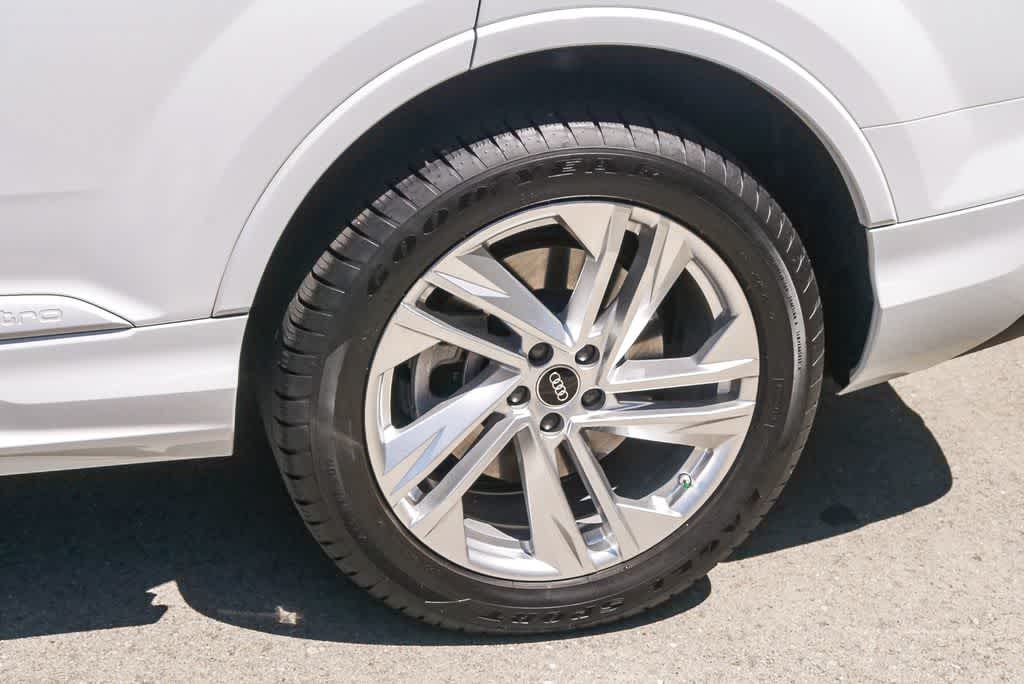 Thumbnail: 2023 Audi Q7 - 7