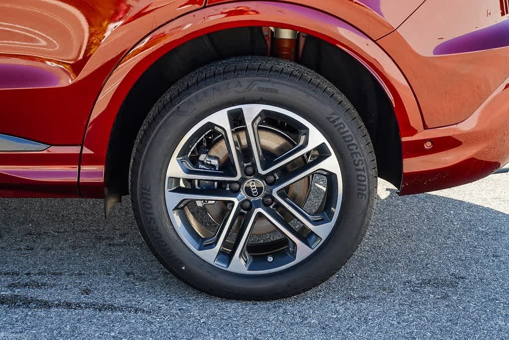 Thumbnail: 2025 Audi Q5 - 11