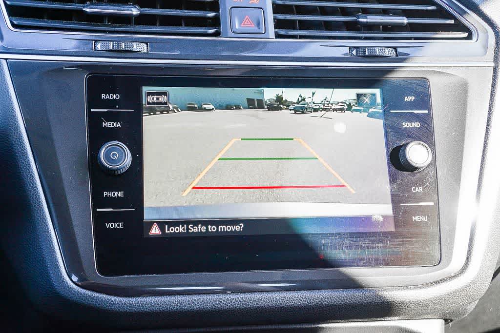 Thumbnail: 2022 Volkswagen Tiguan - 22