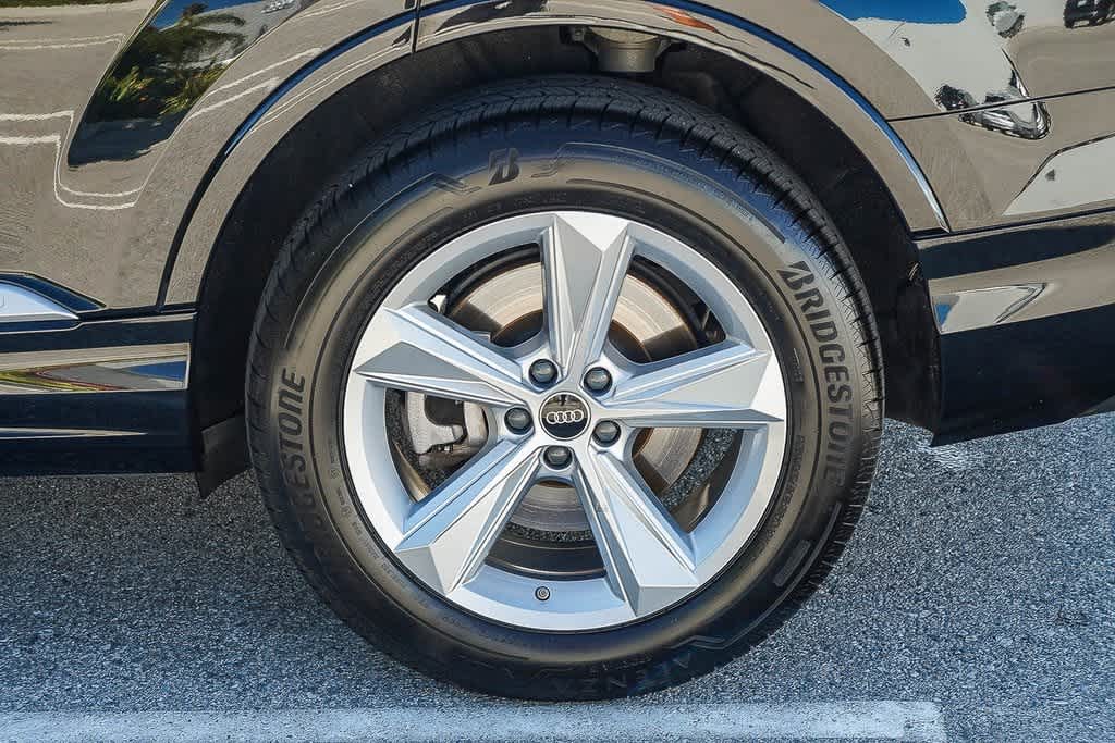 Thumbnail: 2024 Audi Q7 - 11