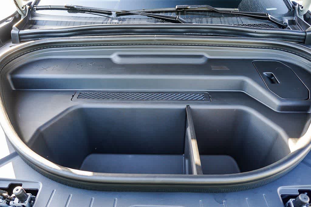 Thumbnail: 2025 Audi Q6 e-tron - 28