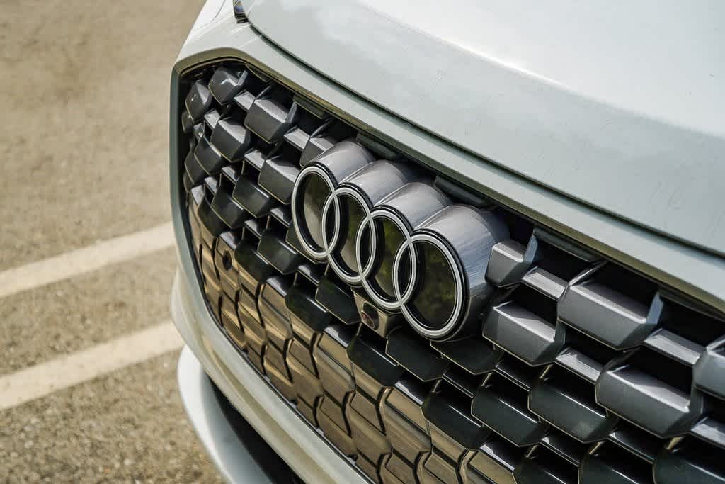 Thumbnail: 2025 Audi Q5 - 9