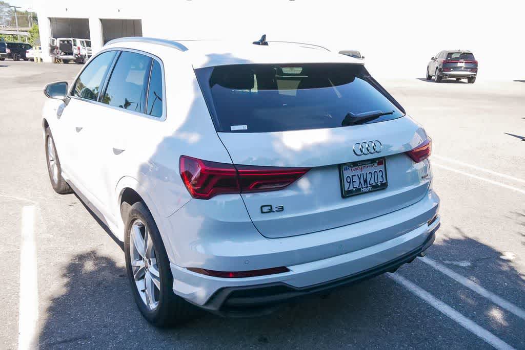 Thumbnail: 2023 Audi Q3 - 7