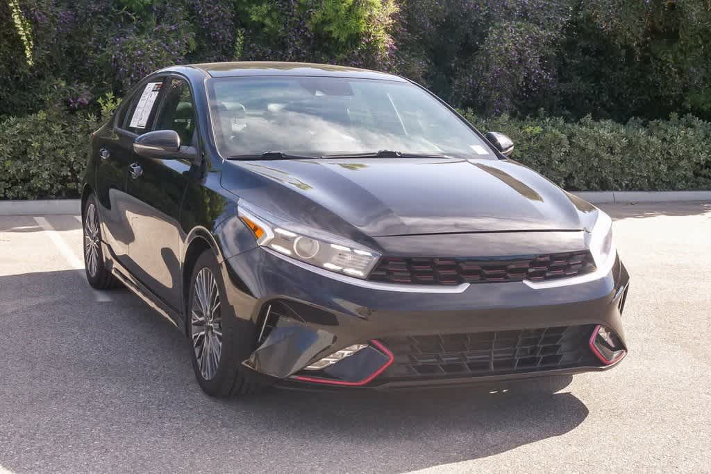 Thumbnail: 2022 Kia Forte - 3