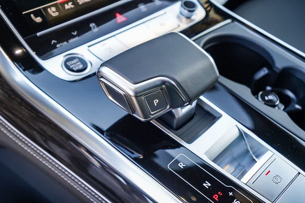 Thumbnail: 2026 Audi Q8 - 22