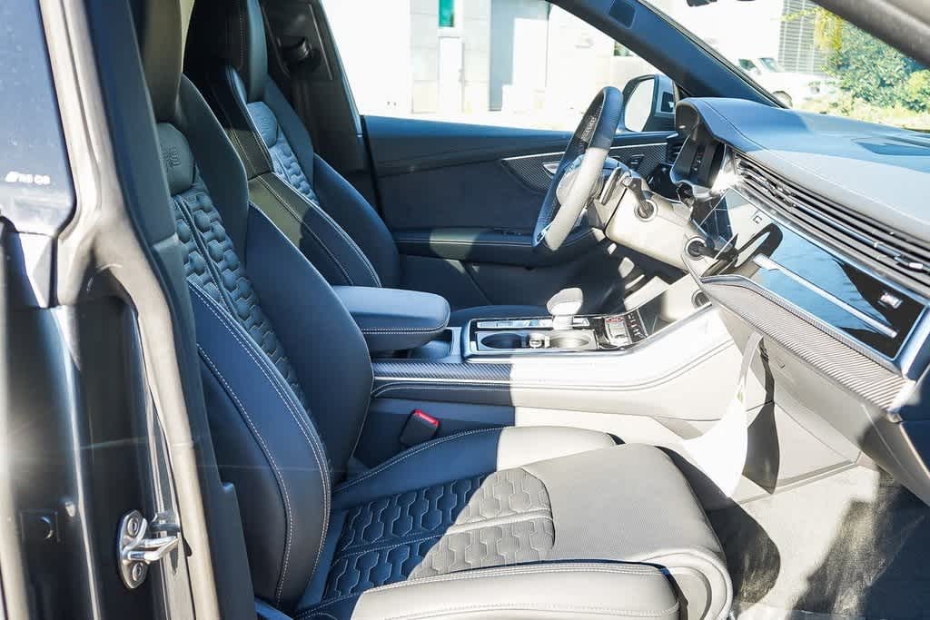 Thumbnail: 2026 Audi RS Q8 - 19