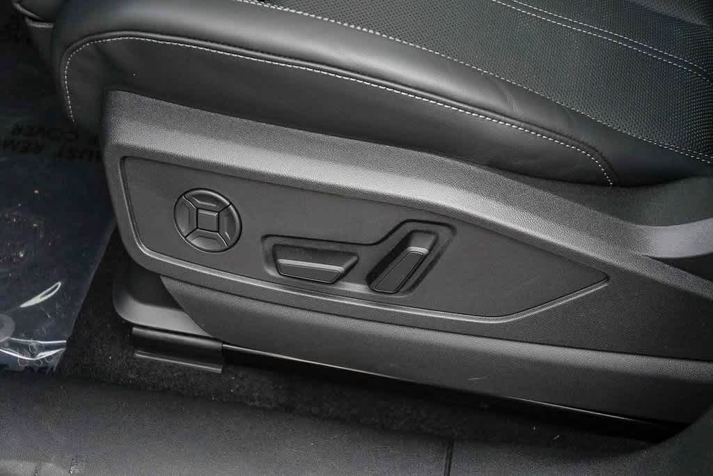 Thumbnail: 2025 Audi Q5 - 24