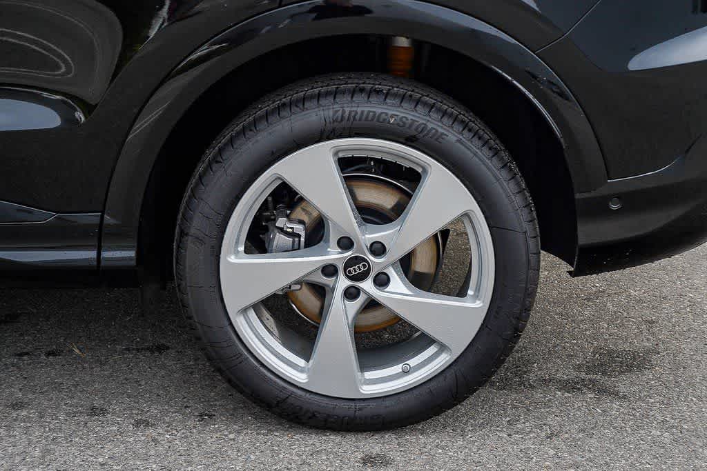 Thumbnail: 2025 Audi Q5 - 11