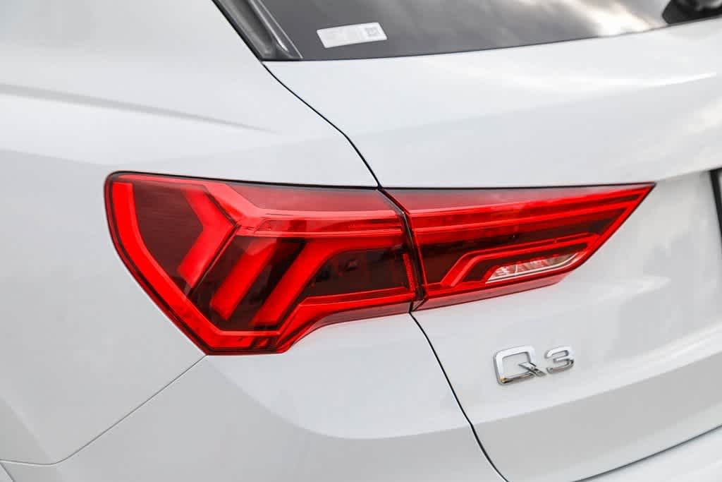 Thumbnail: 2022 Audi Q3 - 8