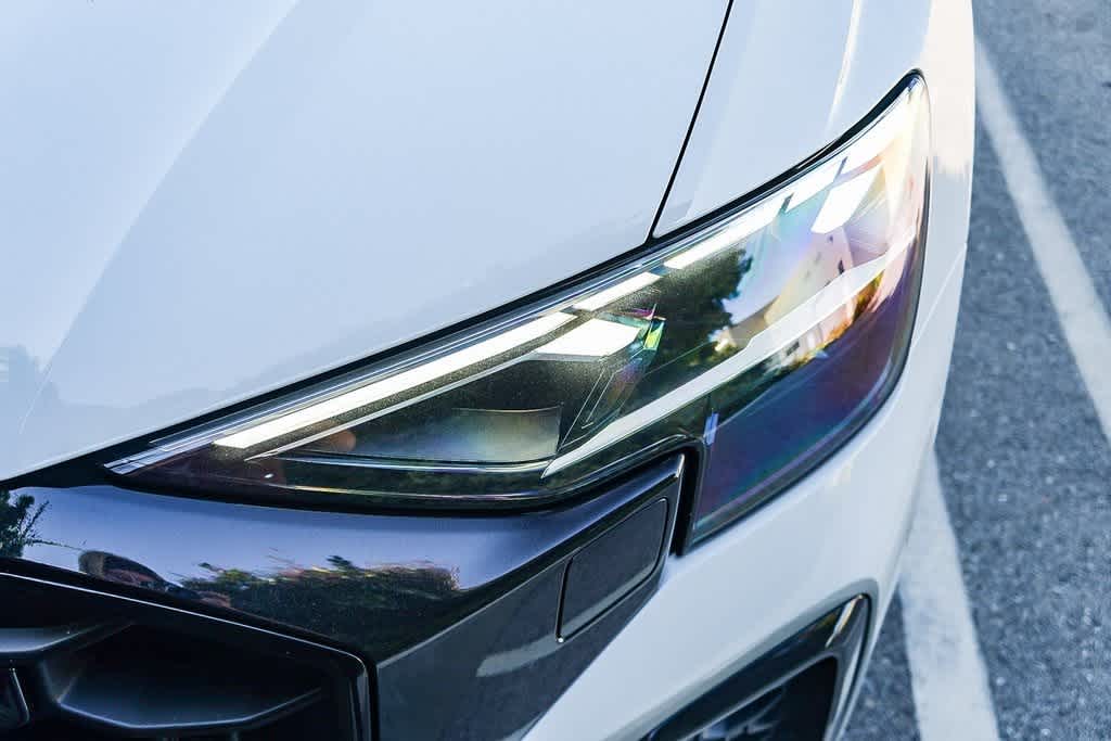 Thumbnail: 2026 Audi Q8 - 8