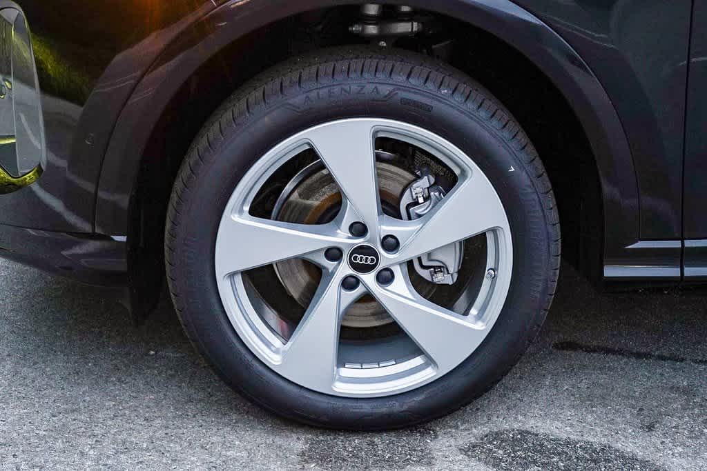 Thumbnail: 2025 Audi Q5 - 10